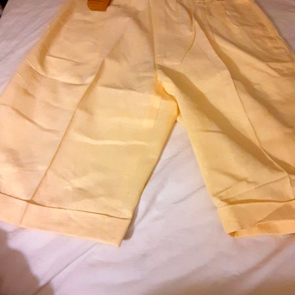 TRUST YELLOW  MEN LINEN SHORT IN SIZE 34 - Picture 8 of 15